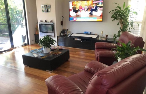 Brighton House | Brighton Beach, Cafe's,Aquatics,House avail for short term rental 25/07-12/10/25