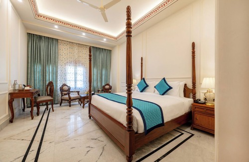 Amer Fort Road Hotel | BRIJ CASTLE