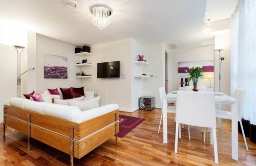 St Luke's Apartment | Brilliant Barbican, by Veeve