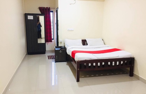 Onamthuruth Hotel | Brindavan Residency
