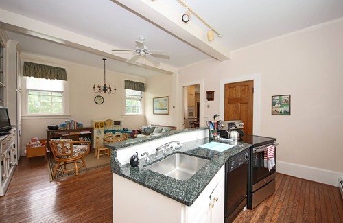 Saunderstown House | Bring Entire Family for Fun