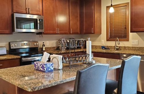 Elko New Market House | Bring your dogs! Fenced 3 bdrm 3 bath house in delightful Elko New Market.