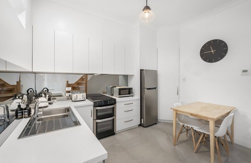 Hobart Central Business District Apartment | Brisbane Terrace - Hobart Inner City