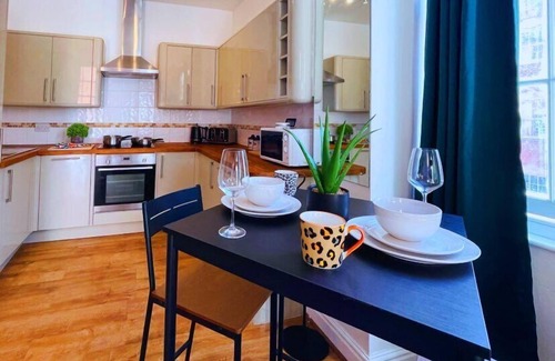 Saint Paul's Apartment | Bristol City Stays