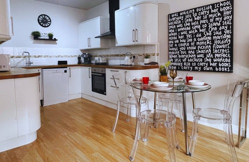 Saint Paul's Apartment | Bristol City Stays