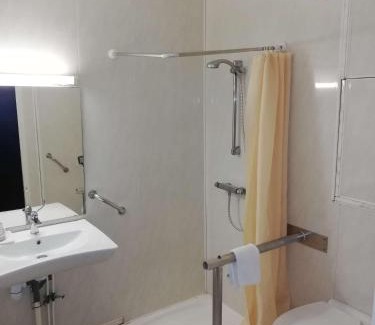 Fumel Hotel | Brit Hotel Vallee du Lot