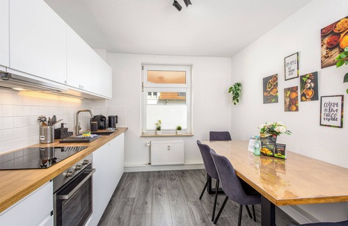 Sudenburg Apartment | BROCKHEUS Apartments: Luxury Vista Apartment I Kitchen I WiFi I Smart TV