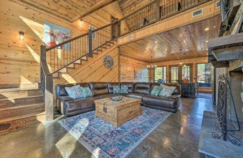 Hochatown House | Broken Bow Cabin with Hot Tub and Game Room!