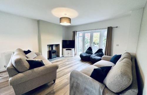 Bacton House | Bromholme Cottage Bacton - Sleeps 10, hot tub, close to beach