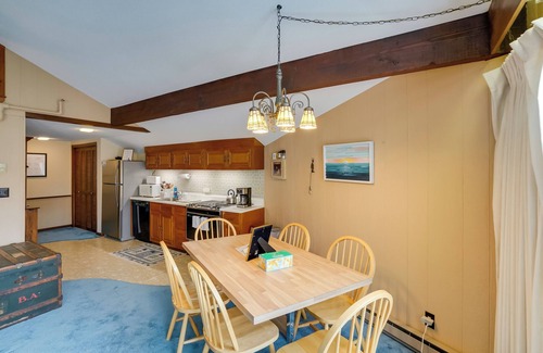 Bromley Mountain Apartment | Bromley Mountain Escape w/2 Balconies: Hike & Ski