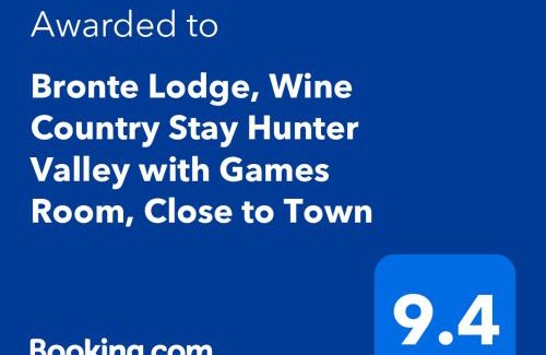 Greta Main House | Bronte Lodge, Wine Country Stay Hunter Valley with Games Room, Close to Town