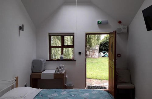 Speke Bed & Breakfast | Brook Barn B&B