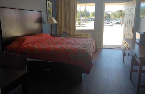 San Antonio Hotel | Brooks City Executive Inn