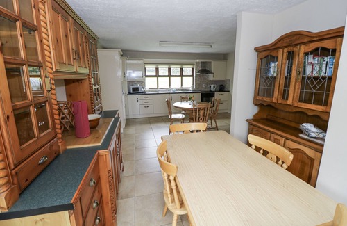 Ballyshannon House | BROW O' THE HILL, pet friendly in Ballyshannon, County Donegal