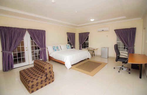 Peduasi Bed & Breakfast | Brown Hills Residences