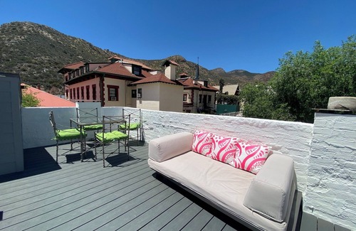 Bisbee House | Brownstone Signature Suite-Historic Building in the Heart of Historic Downtown Bisbee