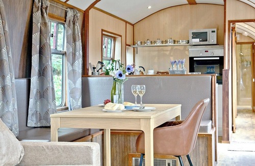 Dawlish Warren Ski Chalet | Brunel Boutique Railway Carriage 1