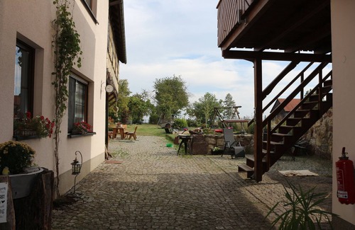 Neundorf Apartment | Brunow vacation apartment "Paula" At home in nature