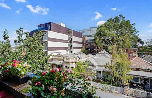 Brunswick Apartment | Brunswick Executive Apt 2BR with parking