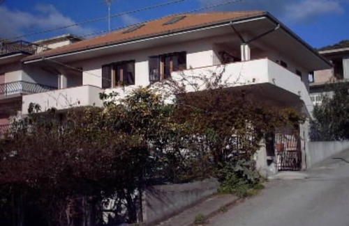 Bruzzano Zeffirio Apartment | Bruzzano Zeffirio: apartment with stunning sea views - 2 rooms - 4/5 personsAppartamento di lussoCasa con giardino(Guida)