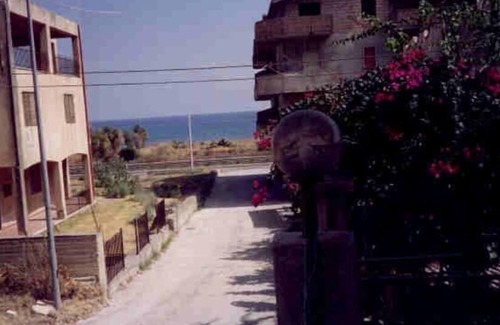 Bruzzano Zeffirio Apartment | Bruzzano Zeffirio: apartment with stunning sea views - 2 rooms - 4/5 personsAppartamento di lussoCasa con giardino(Guida)