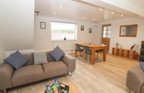 Llanfairpwllgwyngyll House | Bryn Eglwys Bach