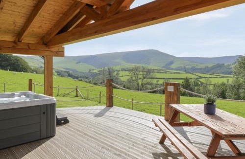 Machynlleth House | Bryn Eiddon Log Cabin
