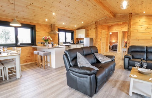 Machynlleth Cabin | Bryn Eiddon Log Cabin