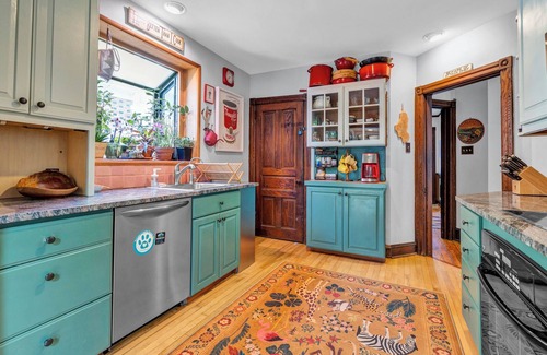 Bryn Mawr House | Bryn Mawr Timeless Oasis