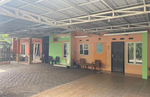 Cibinong House | Bu Sur Homestay