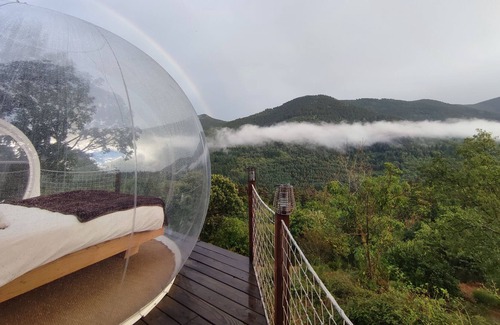 Saint-Julien-Vocance Bed & Breakfast | Bubble room with mountain view