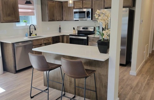 Kerr Condo | "Buckeye Porchside Retreat"n