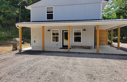Kerr Condo | "Buckeye Porchside Retreat"n