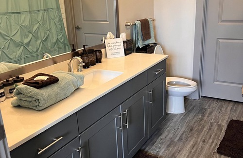 Lindridge-Martin Manor Apartment | Buckhead Retreat with full access to pool, roooftop, gym and parking garage.