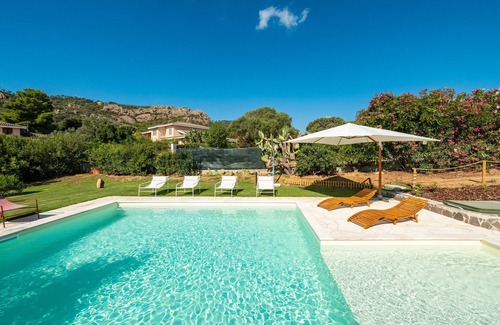 Poggio dei Pini Apartment | Budget Double Room in Villa Pilato