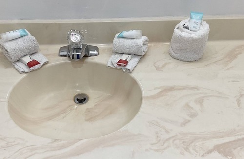 Buffalo Hotel | Budget Host Inn Buffalo