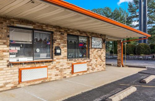 Orlinda Hotel | Budget Host Inn by Hotel O Portland near I-65