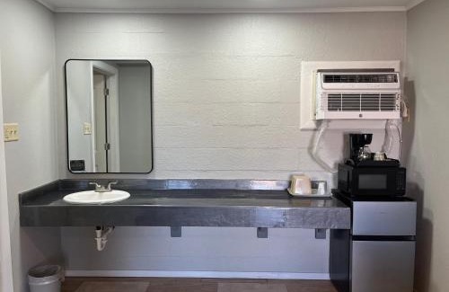 Mena Hotel | Budget Inn of Mena
