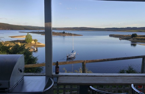 Clutha District Cottage | Budget Lake view Bach, Pet friendly