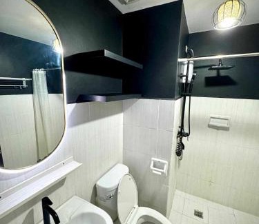 Cagayan de Oro Apartment | Budget Monochrome FREE Wifi, Netflix and Pool - Studio Type Condo in Mesaverte Residences