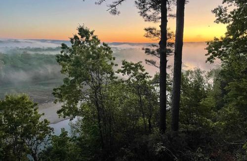 Tahlequah House | Buffalo Cabin Gorgeous Illinois River view