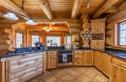 Creston House | Buffalo Creek Lodge - Private home on 12 acres. Stunning views, hiking trails, hot tub, pool table!