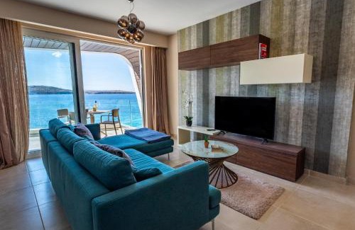 Qawra Apartment | Bugibba - Central Luxury Seafront, only for family