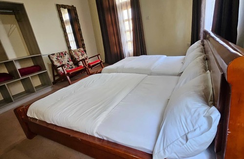 Bugala Island Bed & Breakfast | Bugoma sand beach resort hotel