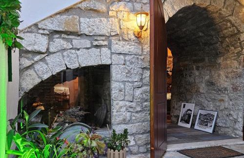 Berat House | Bujtina Veritos