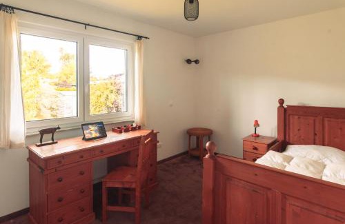 Golcuv Jenikov House | Bungalov u řeky a lesa