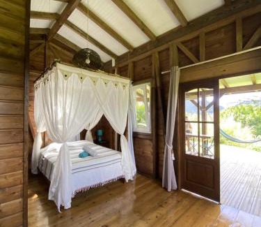 Le Morne-Rouge Ski Chalet | Bungalow à flanc de colline