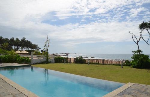 Gurupokuna Hotel | Bungalow By The Beach