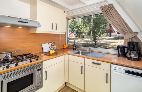 Municipality of Geldrop-Mierlo House | Bungalow in Bospark 't Wolfsven near Nature