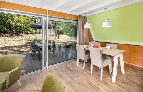 Municipality of Geldrop-Mierlo House | Bungalow in Bospark 't Wolfsven near Nature